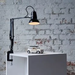 Anglepoise Original 1227 Desk Lamp -City Lights Store anglepoise original 1227 desk lamp lifestyle 03 8a63fc66 2c2b 4c79 b70e 8243bea1af6c