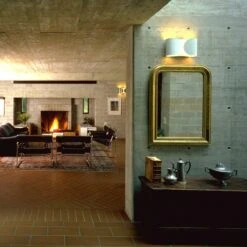 Flos Foglio Wall Light -City Lights Store flos foglio wall light lifestyle 03 139bcc1d 4ad7 4cee 8044 f06071278769