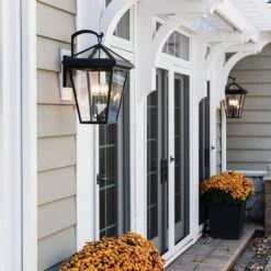 Alford Outdoor Wall Light -City Lights Store hinkley alford outdoor wall light lifestyle 02 880917cd 3bc4 4cab 8759 e668247aa721