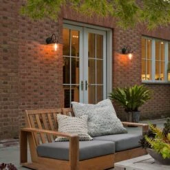 Atwell Outdoor Wall Light -City Lights Store hinkley atwell outdoor wall light lifestyle 04 9593d05a 9d01 4cd2 aee3 de37624b54e4