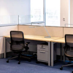 Splitty Reach Pro LED Desk Lamp -City Lights Store koncept lighting splitty reach pro led desk lamp lifestyle 03 6be8331f ba6b 45f6 b53a 72211e6e58e1