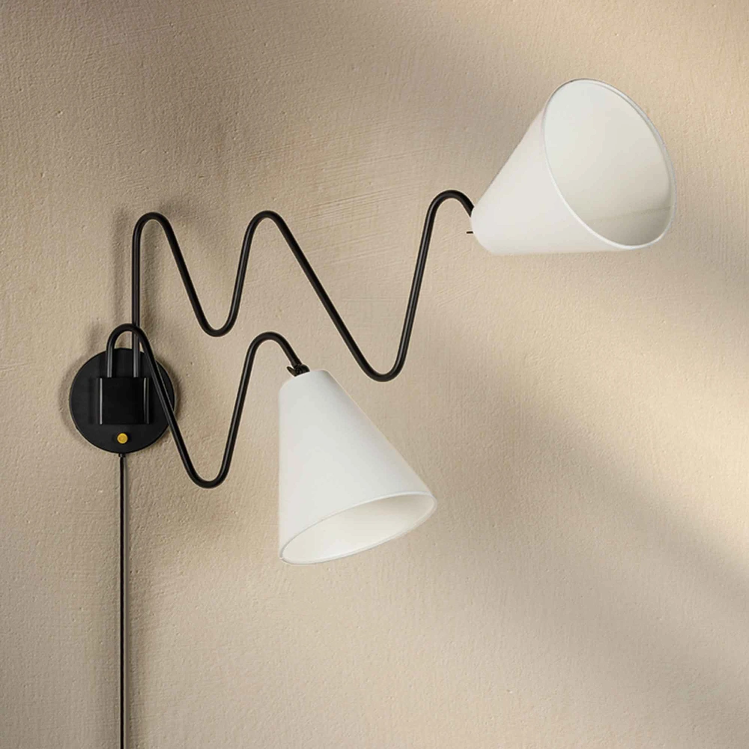 Onda Plug-In Wall Light 6 Onda Plug-In Wall Light - Image 4