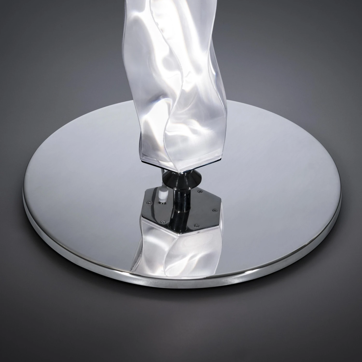 Hugo LED Floor Lamp 8 Hugo LED Floor Lamp - Image 6