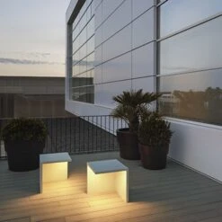 Empty Outdoor LED Floor Lamp -City Lights Store vibia empty outdoor led floor lamp lifestyle 07 f9d7626c 9b83 4a49 9b4e 69fb5204503f