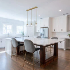 Z-LIte Thayer Linear Pendant Light -City Lights Store z lite thayer linear pendant light lifestyle 04 e8d3d7a4 95d7 4eed b930 bdbeb68a7db6